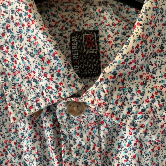 Floral Pattern Button up - Picture 3 of 3